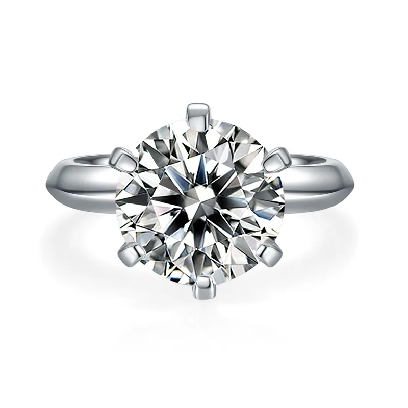 Women's ring with a round stone